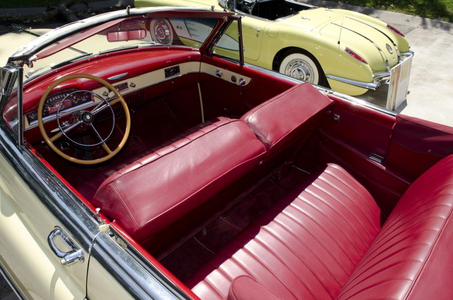  Cadillac Series 62 Convertible 1950 года  (фото 12 из 26)